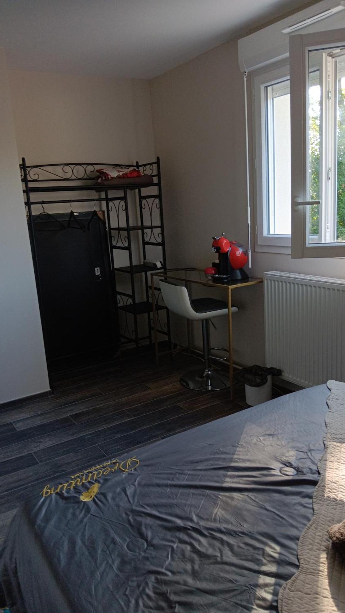 Chambre Privee Dans Une Maison Familiale Charmes  Esterno foto