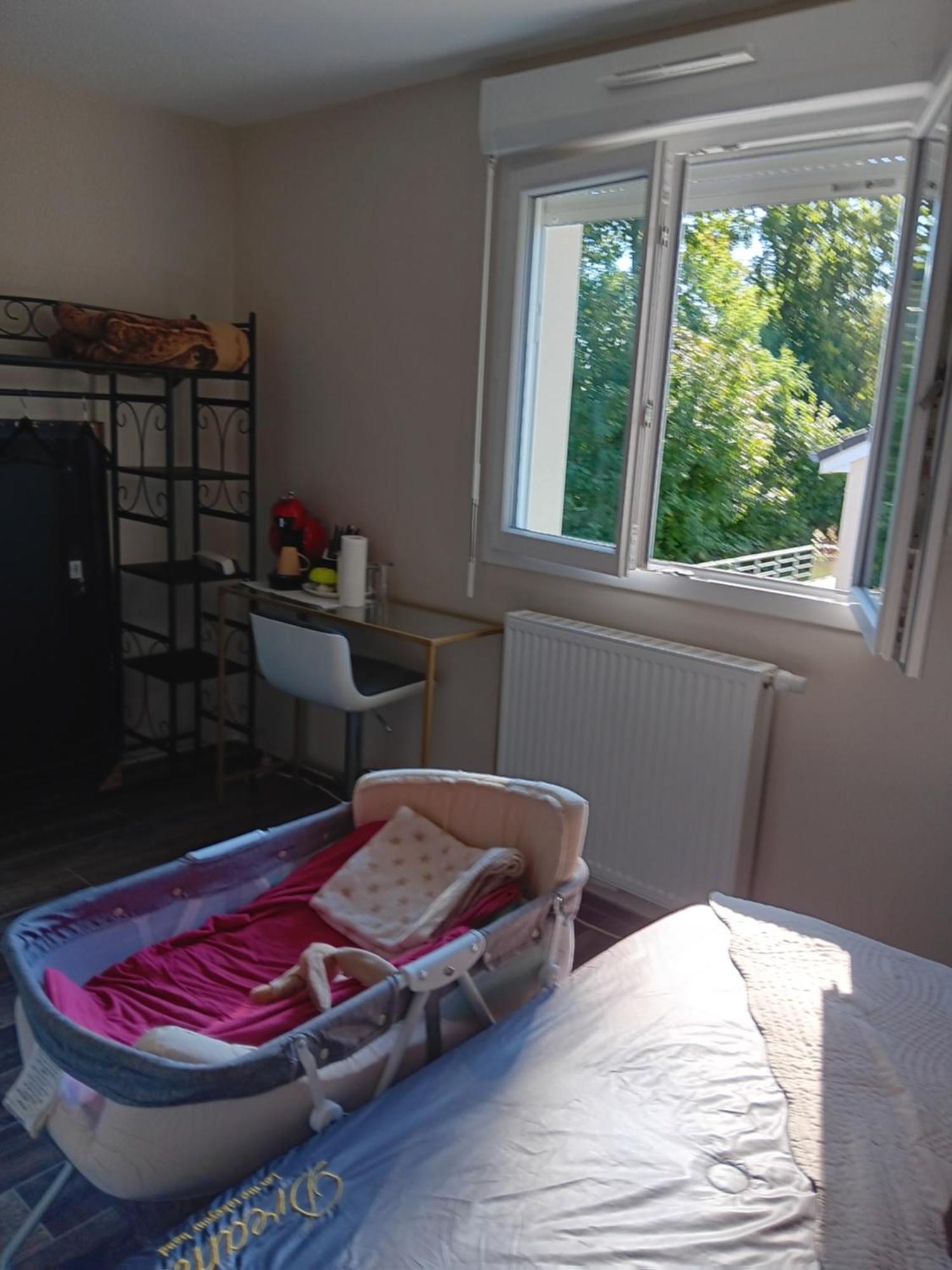 Chambre Privee Dans Une Maison Familiale Charmes  Esterno foto