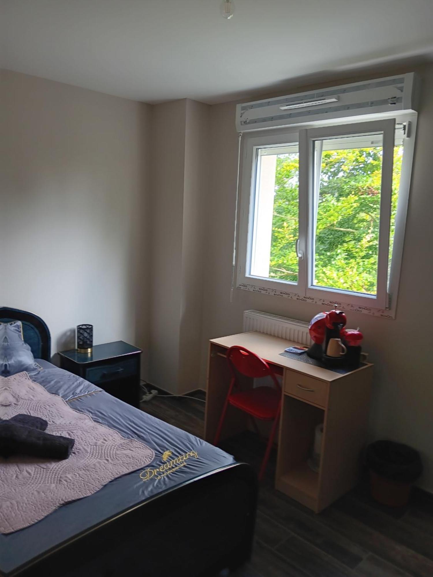 Chambre Privee Dans Une Maison Familiale Charmes  Esterno foto