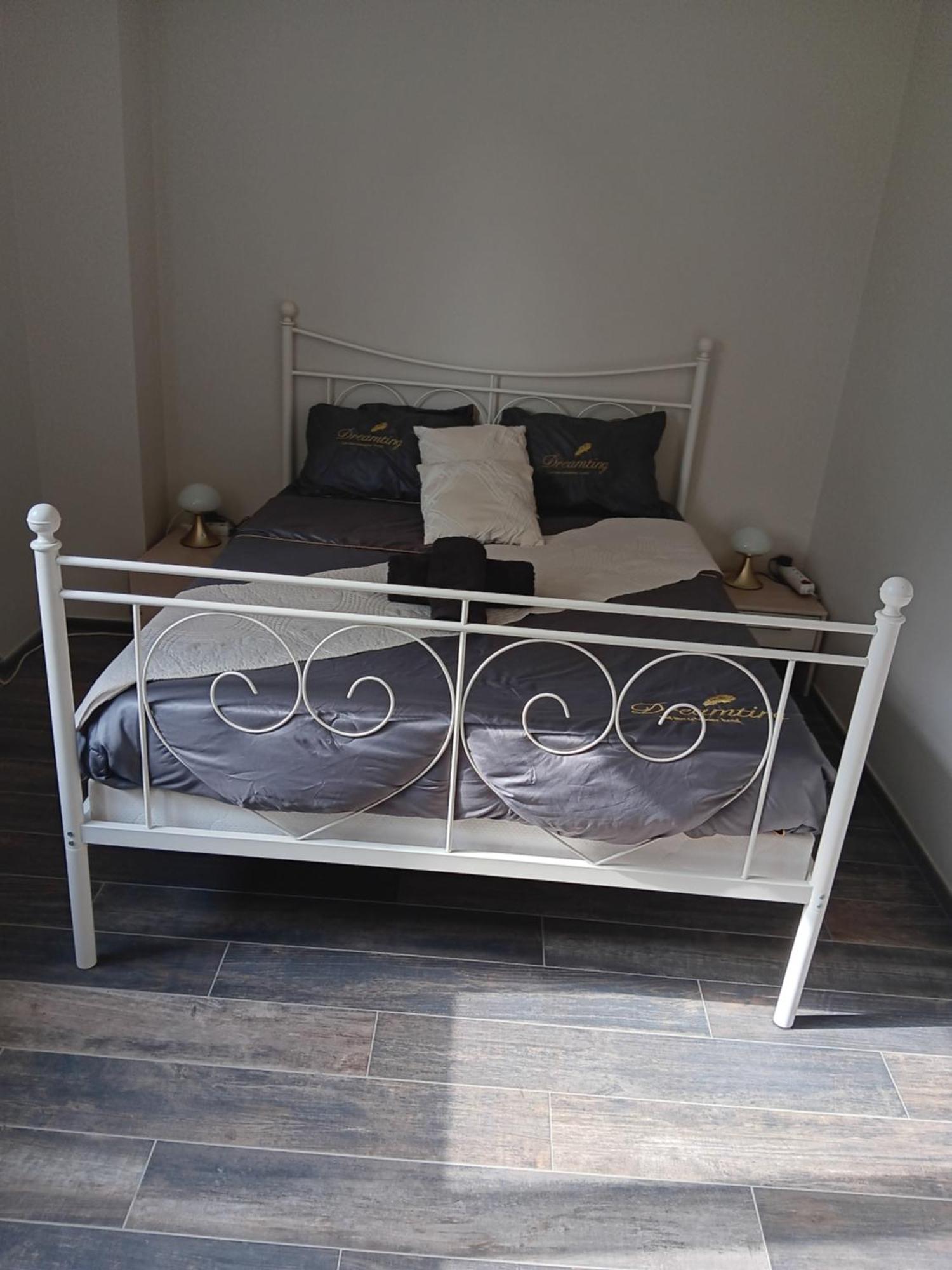 Chambre Privee Dans Une Maison Familiale Charmes  Esterno foto