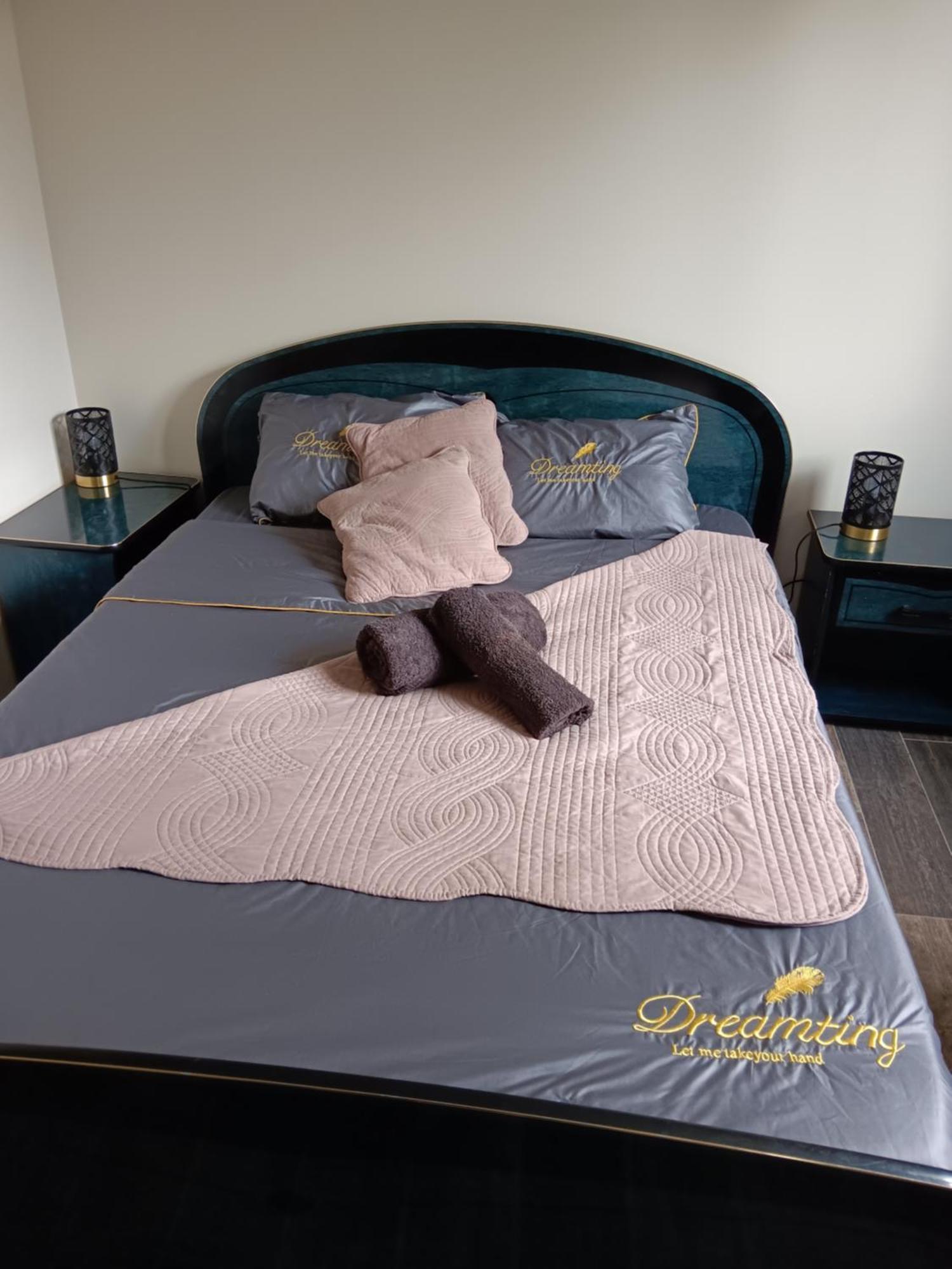 Chambre Privee Dans Une Maison Familiale Charmes  Esterno foto