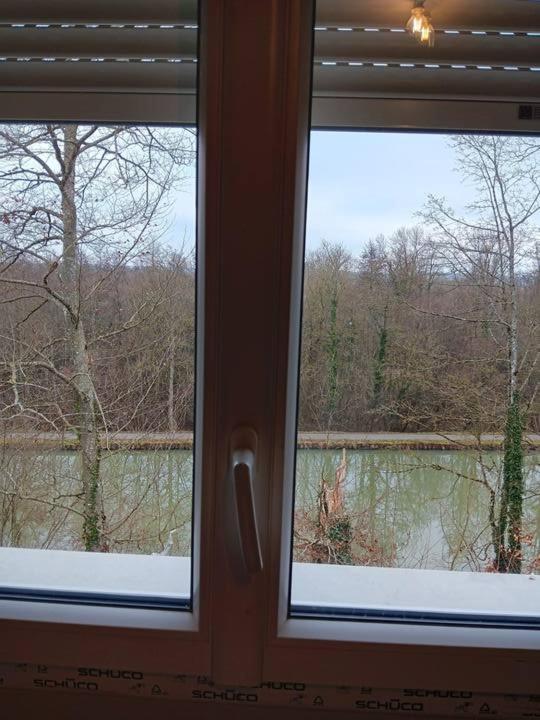 Chambre Privee Dans Une Maison Familiale Charmes  Esterno foto